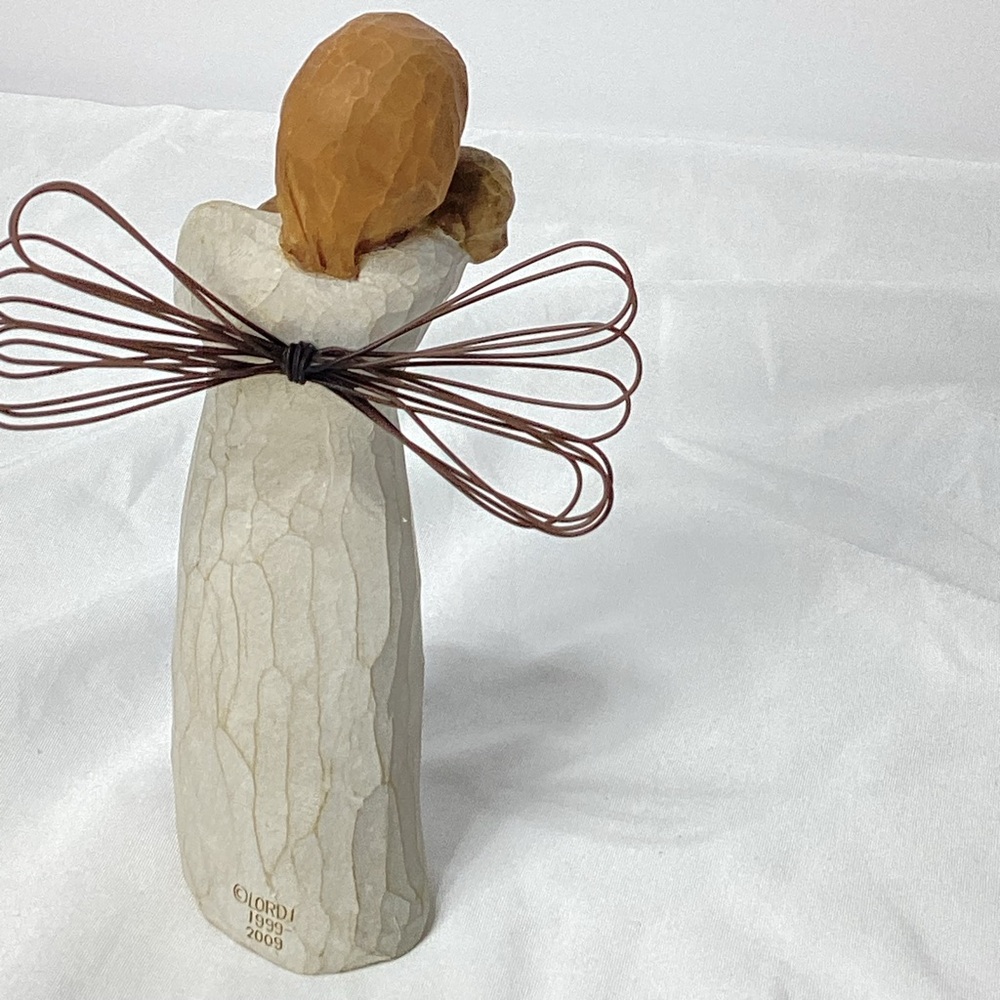 Willow Tree Angel Of Friendship Figurine 2009 Demdaco Angel Holding a Puppy - Picture 2 of 9